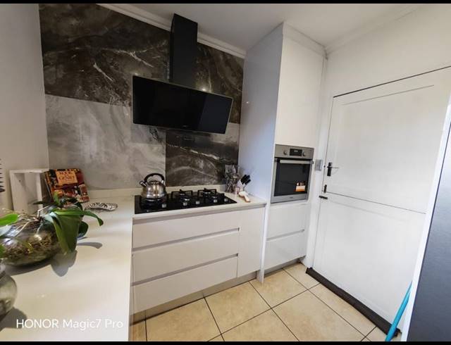 3 BEDROOM HOUSE FOR SALE IN VANDERBIJLPARK SE 3